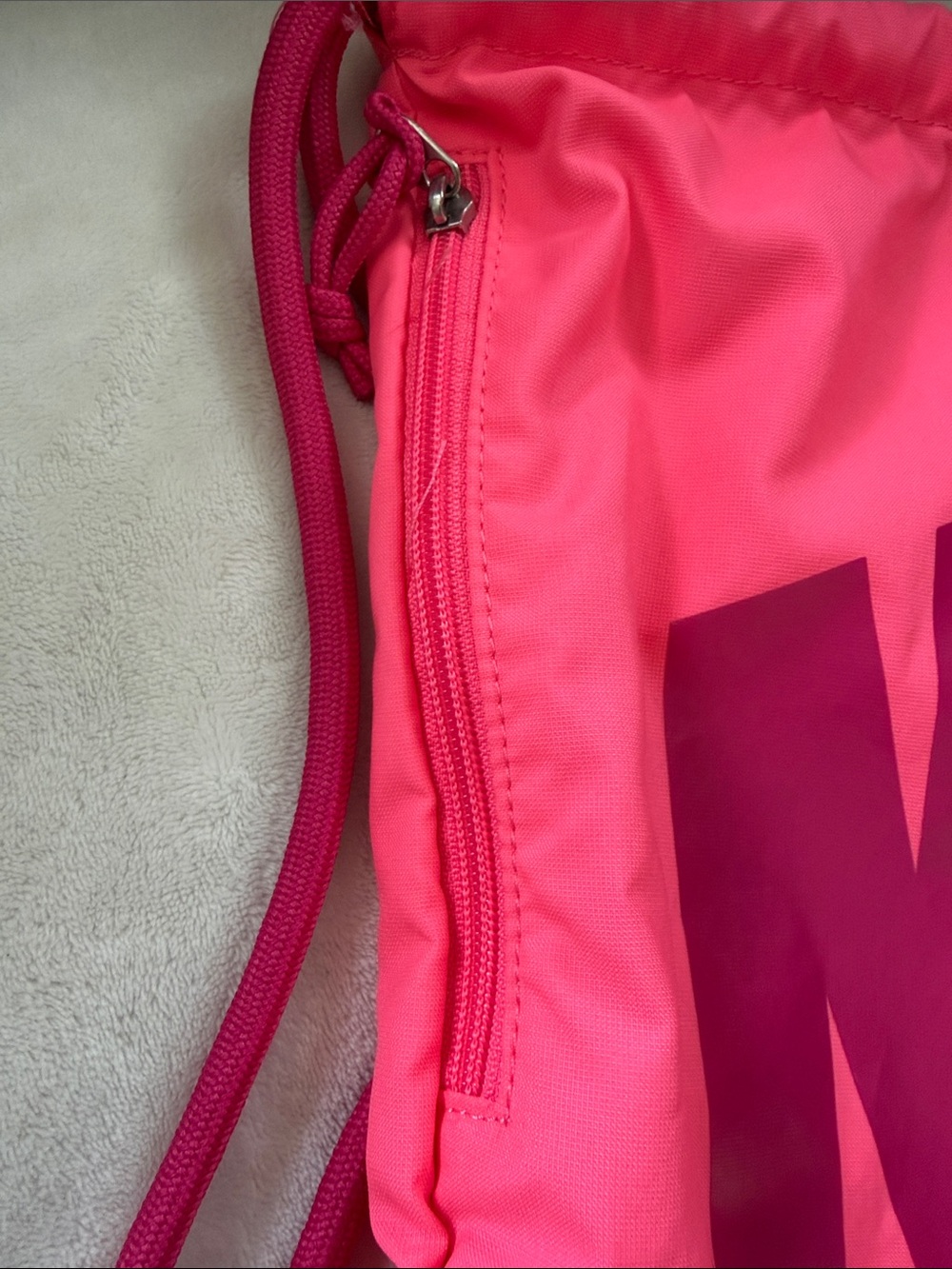 Pink on pink Nike sling bag - Picture 5 of 5